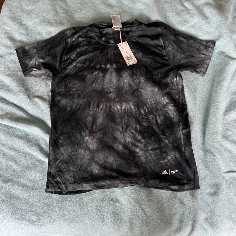 Adidas black T shirt tie dye size M NWT